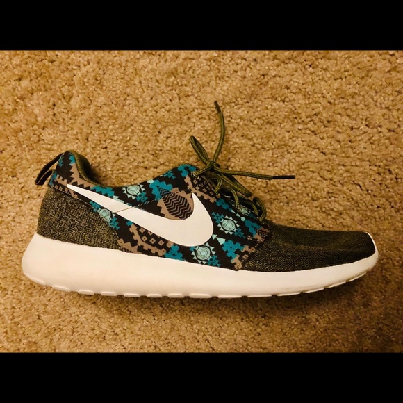Nike Roshe - Picture 3 of 4
